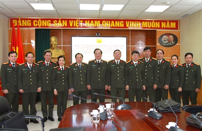 Thứ trưởng Nguyễn Văn Thành làm việc với Đảng uỷ, lãnh đạo Cục Truyền thông Công an nhân dân