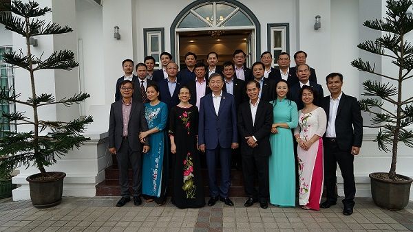 Bộ trưởng Tô Lâm thăm Đại sứ quán Việt Nam tại Brunei
