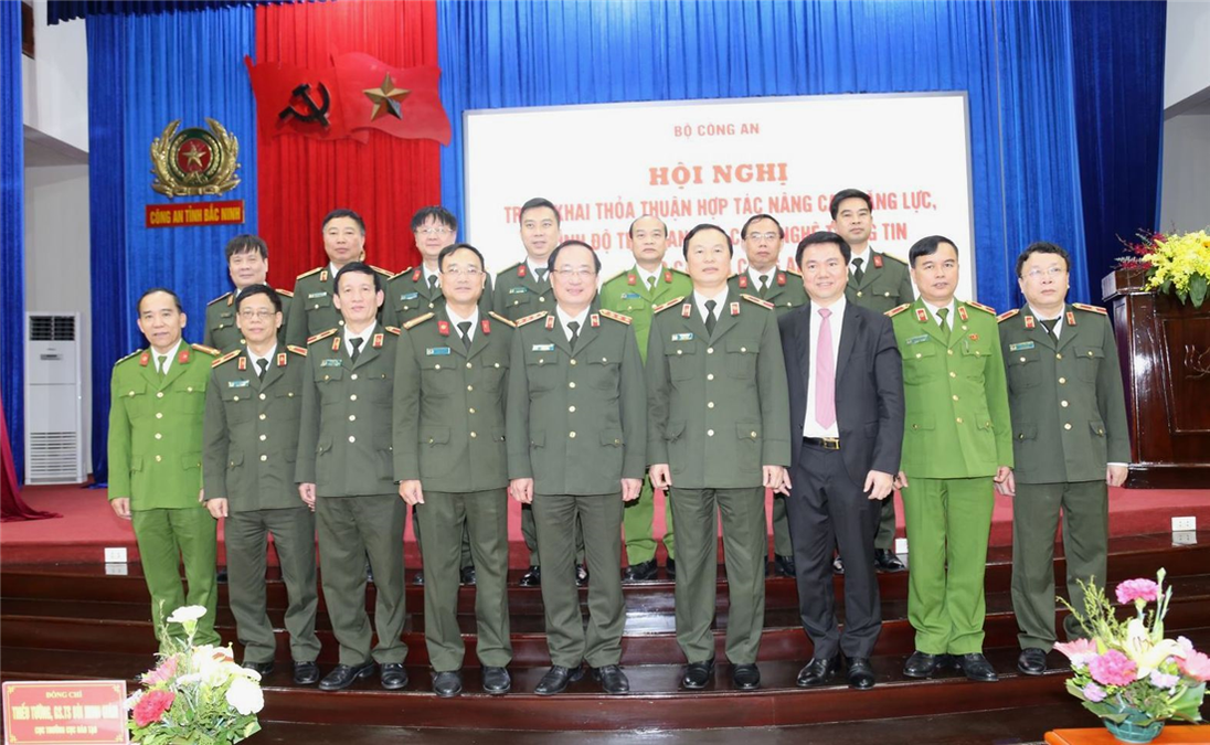 Nâng cao năng lực, trình độ tiếng Anh và công nghệ thông tin cho cán bộ Công an