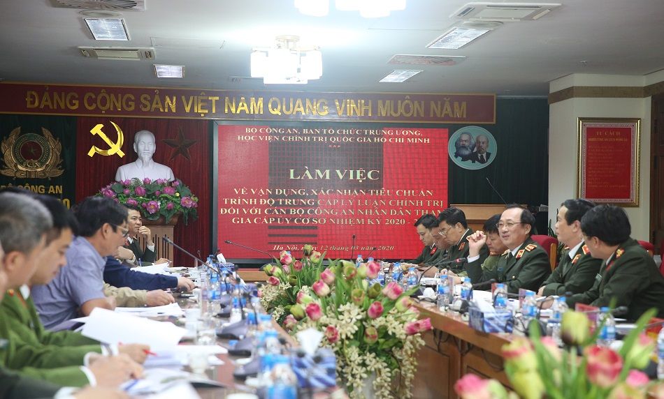 Vận dụng tiêu chuẩn trình độ trung cấp lý luận chính trị cho cán bộ Công an tham gia cấp ủy cơ sở nhiệm kỳ 2020 - 2025