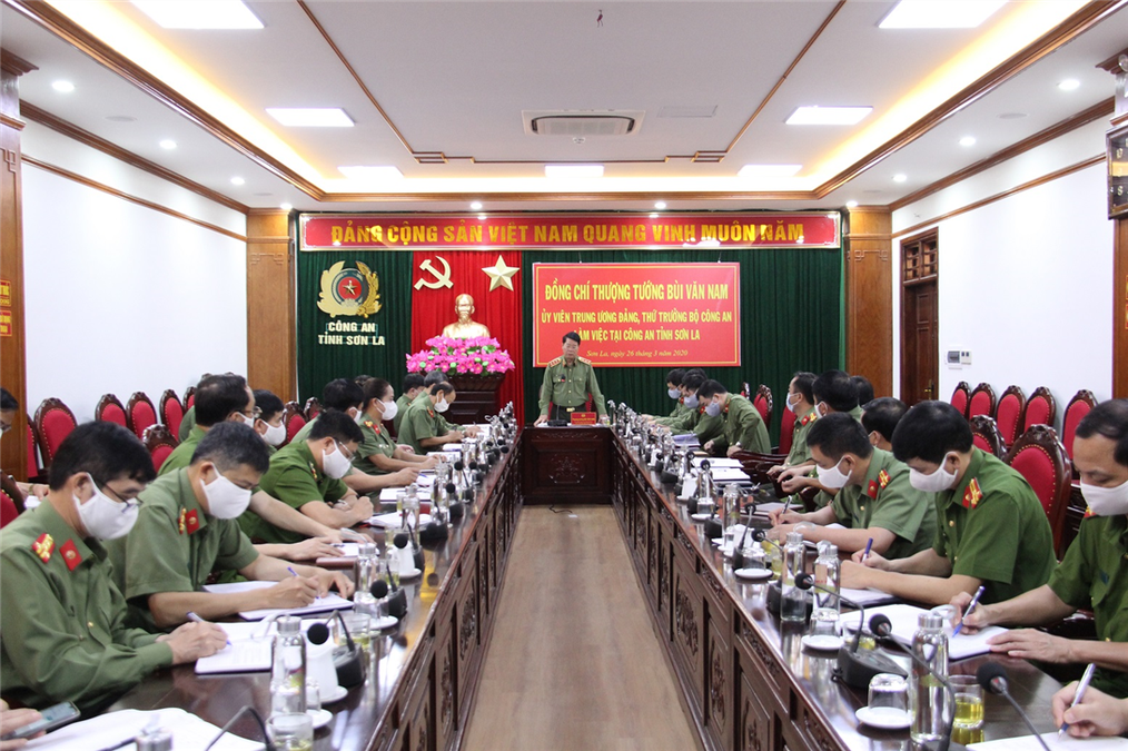 Thứ trưởng Bùi Văn Nam kiểm tra công tác đảm bảo an ninh, trật tự tại Công an tỉnh Sơn La