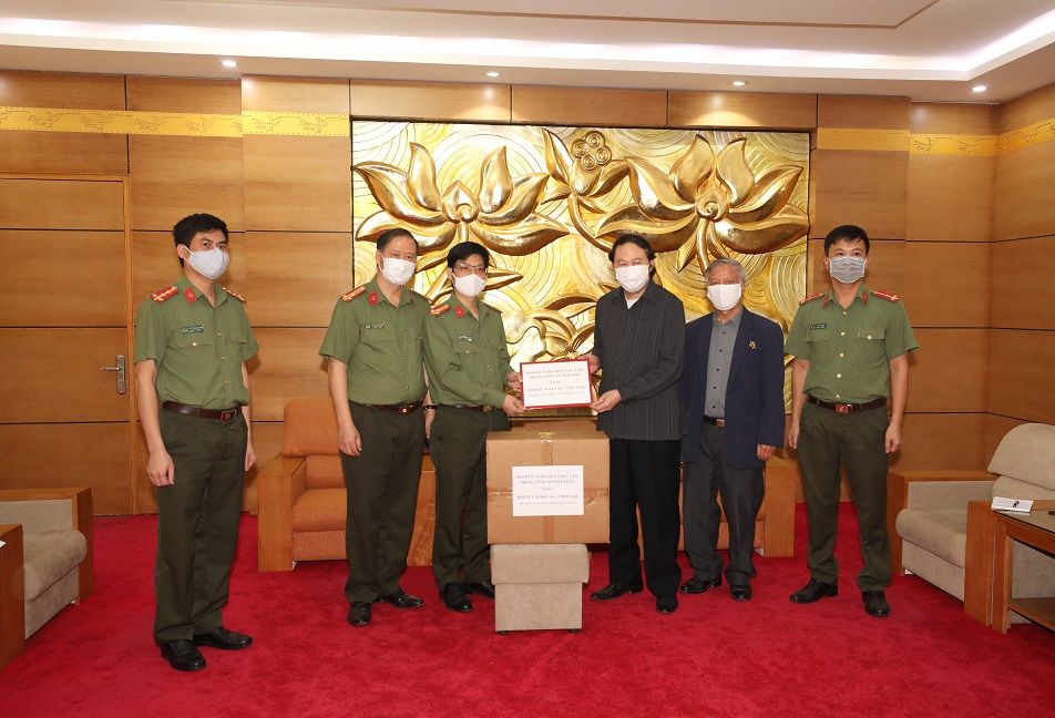 Hội Hữu nghị Việt Nam - Lào trong Công an nhân dân chung tay cùng Trung ương Hội Hữu nghị Việt Nam - Lào phòng, chống dịch COVID-19