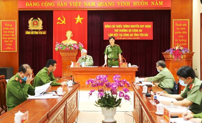 Thứ trưởng Nguyễn Duy Ngọc làm việc với Công an tỉnh Yên Bái