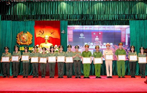 Tiếp tục đẩy mạnh học tập và làm theo tư tưởng, đạo đức, phong cách Hồ Chí Minh trong lực lượng Công an nhân dân