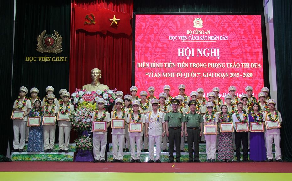 Vinh danh 15 tập thể và 75 gương điển hình tiên tiến của Học viện Cảnh sát nhân dân