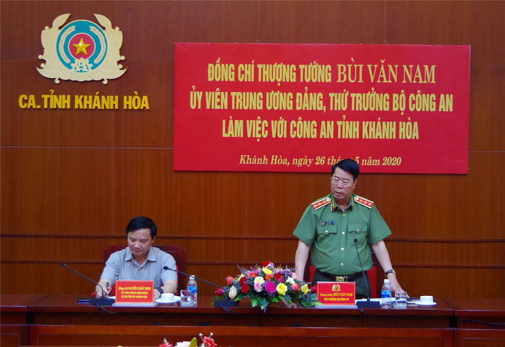 Thứ trưởng Bùi Văn Nam kiểm tra công tác tại Công an tỉnh Khánh Hòa