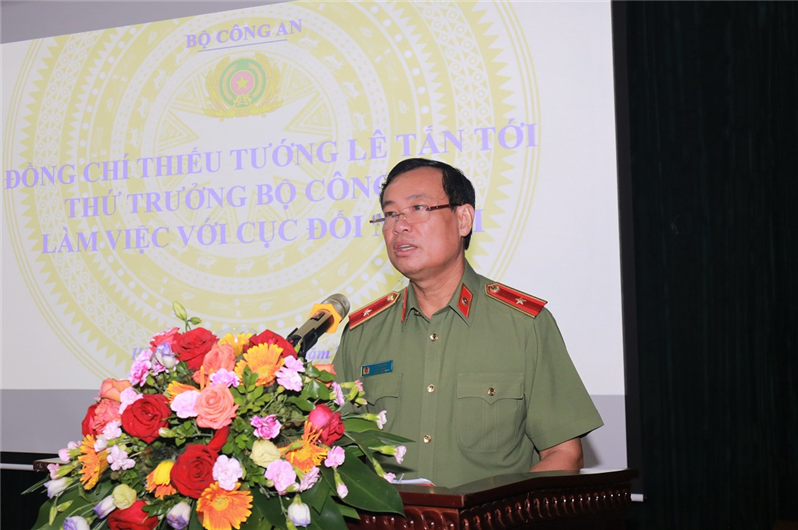Thứ trưởng Lê Tấn Tới làm việc với Cục Đối ngoại