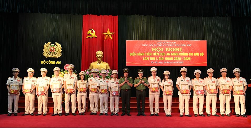 Mọi hoạt động của phong trào thi đua phải gắn với nhiệm vụ chính trị của đơn vị
