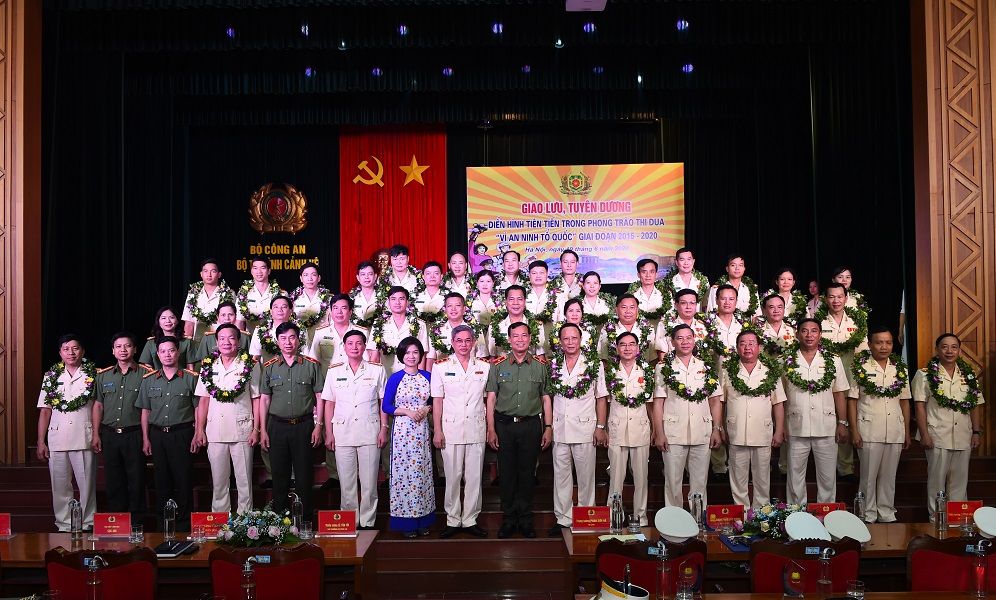 Biểu dương các điển hình tiên tiến của Bộ Tư lệnh Cảnh vệ trong phong trào thi đua “Vì an ninh Tổ quốc” giai đoạn 2015 - 2020