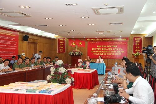 Họp báo giới thiệu Hội thảo khoa học quốc gia “Trách nhiệm nêu gương của cán bộ, đảng viên Công an nhân dân trong tình hình mới”