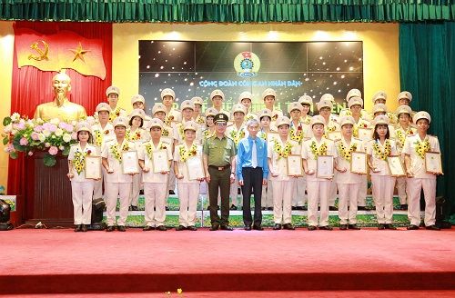 Tôn vinh các tập thể và cá nhân điển hình tiên tiến trong Công đoàn Công an nhân dân, giai đoạn 2015 – 2020