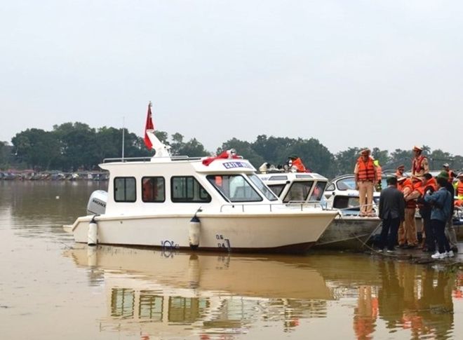 Bộ Công an bàn giao ca nô công suất lớn cho Công an tỉnh Thừa Thiên Huế