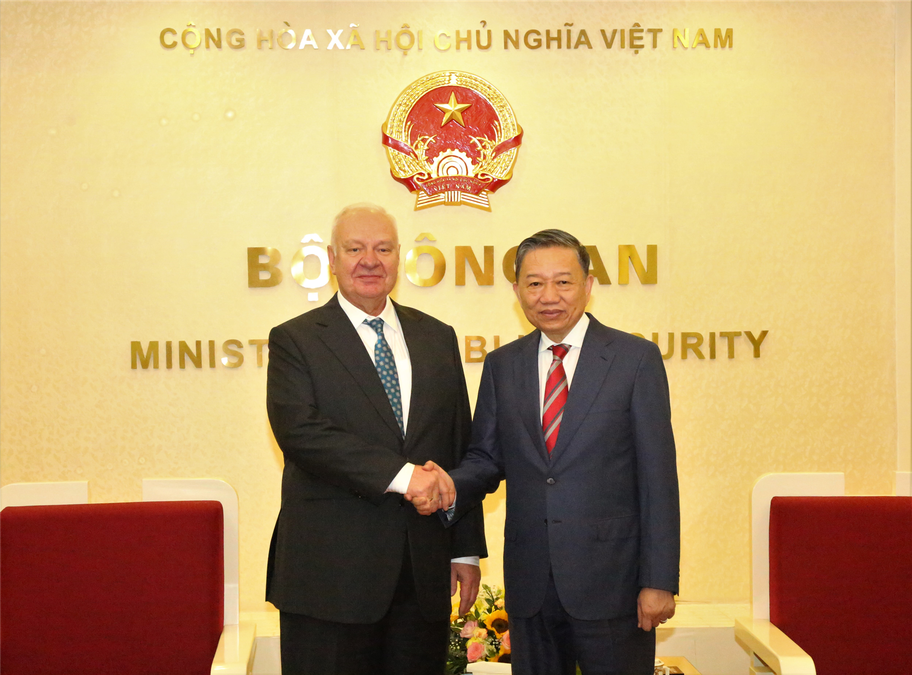 Bộ trưởng Tô Lâm tiếp Đại sứ Liên bang Nga Kostantin Vasilievich Vnukov