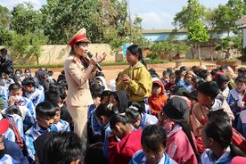 Sáng tạo tuyên truyền pháp luật giao thông trong học đường