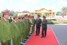 Thứ trưởng Nguyễn Văn Thành làm việc tại Công an tỉnh Quảng Trị