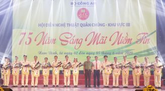 Khai mạc Hội diễn Nghệ thuật quần chúng Công an nhân dân năm 2020 khu vực III