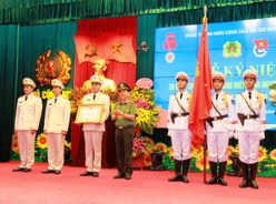 Đoàn Thanh niên Bộ Công an đón nhận Huân chương Lao động hạng Ba