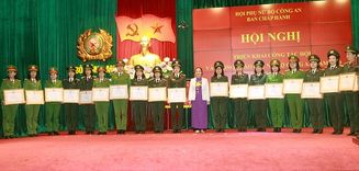 Hoạt động của phụ nữ Công an tích cực hướng về cơ sở