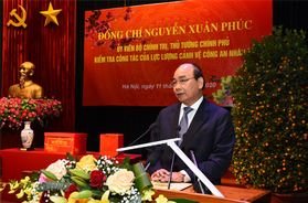 Thủ tướng Chính phủ Nguyễn Xuân Phúc kiểm tra công tác và chúc Tết cán bộ, chiến sỹ Bộ Tư lệnh Cảnh vệ