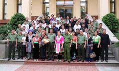 Đoàn đại biểu người có uy tín trong dân tộc thiểu số tỉnh Lai Châu đến thăm Bộ Công an
