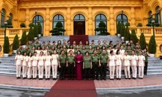 Quyền Chủ tịch nước Đặng Thị Ngọc Thịnh gặp mặt đại biểu Phụ nữ Công an tiêu biểu năm 2017