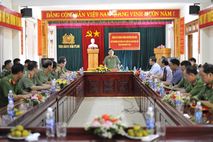 Thứ trưởng Nguyễn Văn Sơn làm việc tại Trại giam Đắk P’lao
