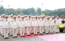 Đoàn đại biểu Đảng ủy Công an Trung ương vào Lăng viếng Chủ tịch Hồ Chí Minh nhân dịp 89 năm Ngày thành lập Đảng