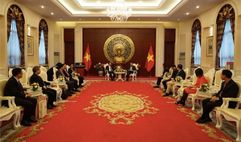 Thứ trưởng Nguyễn Văn Thành thăm Đại sứ quán Việt Nam tại Trung Quốc