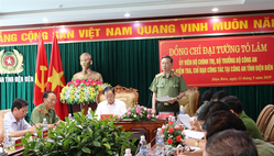 Bộ trưởng Tô Lâm thăm và làm việc với Công an tỉnh Điện Biên