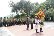 Đoàn đại biểu Đảng ủy Công an Trung ương, lãnh đạo Bộ Công an dâng hương tại Khu di tích lịch sử Nha Công an Trung ương