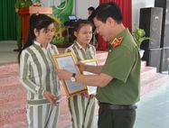 Thứ trưởng Nguyễn Văn Sơn dự Lễ công bố Quyết định giảm án tại Trại giam Long Hòa