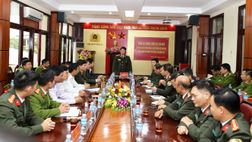 Lãnh đạo Bộ Công an thăm hỏi, động viên cán bộ, chiến sỹ Công an thành phố Móng Cái và Đồn Biên phòng Trà Cổ