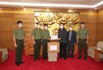 Hội Hữu nghị Việt Nam - Lào trong Công an nhân dân chung tay cùng Trung ương Hội Hữu nghị Việt Nam - Lào phòng, chống dịch COVID-19