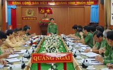 Thứ trưởng Nguyễn Văn Sơn kiểm tra công tác ứng phó bão số 9 tại Công an Quảng Ngãi