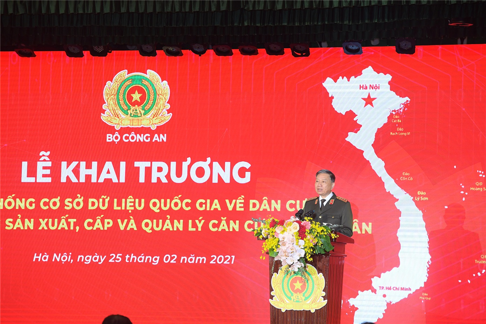 Bộ trưởng Tô Lâm phát biểu tại Lễ khai trương Hệ thống Cơ sở dữ liệu quốc gia về dân cư và Hệ thống Sản xuất, cấp và quản lý căn cước công dân