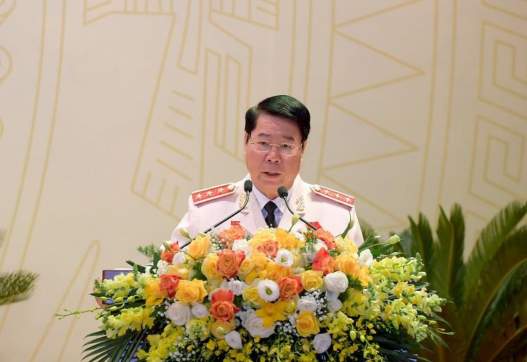Thượng tướng Bùi Văn Nam tuyên bố lý do, giới thiệu đại biểu và báo cáo kết quả phiên họp trù bị.