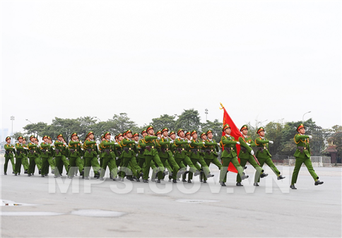 Khối Cảnh sát tham gia duyệt đội ngũ tại Lễ xuất quân, diễn tập.