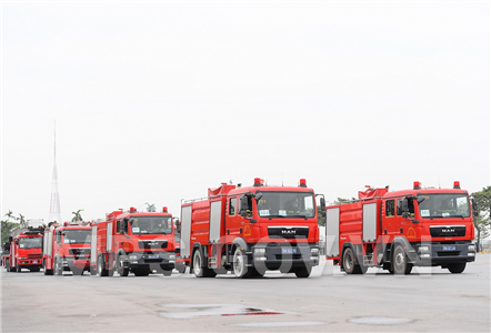 Đội hình xe chuyên dụng của lực lượng Cảnh sát PCCC dùng trong các phương án cứu nạn ở những khu vực chung cư, nhà cao tầng.