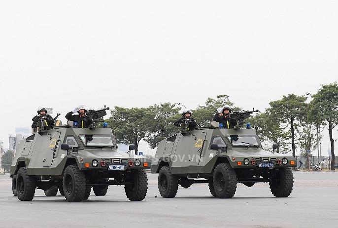 Xe chống đạn RAM 2000 MKIII dùng cho các lực lượng An ninh, Cảnh sát chống bạo loạn, chống khủng bố.