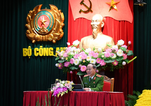 Thứ trưởng Lê Quý Vương điều hành phiên tham luận tại Hội nghị.