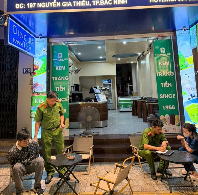Cảnh sát 113 tạm giữ đối tượng có hành vi dùng dao đe doạ giết người trên địa bàn phường Kinh Bắc.jpg