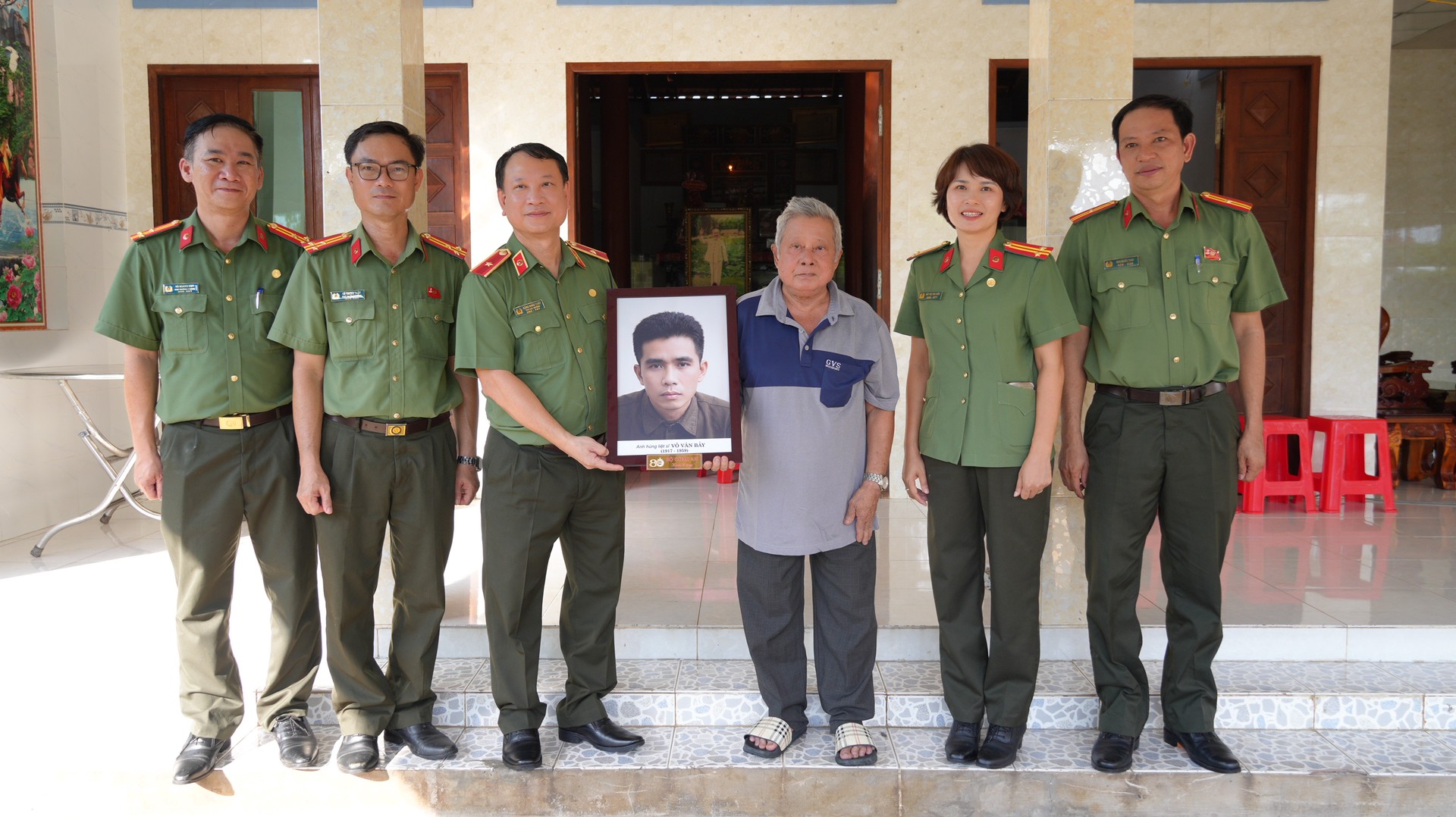 Ngay 13-6-2026 Cuc A01 va PA01 CADT tham gia dinh Liet si Vo Van Bay - Tin (22).JPG