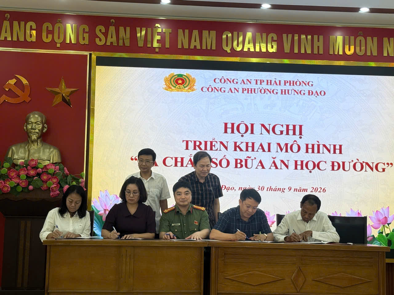 Lá chắn số 1.jpg