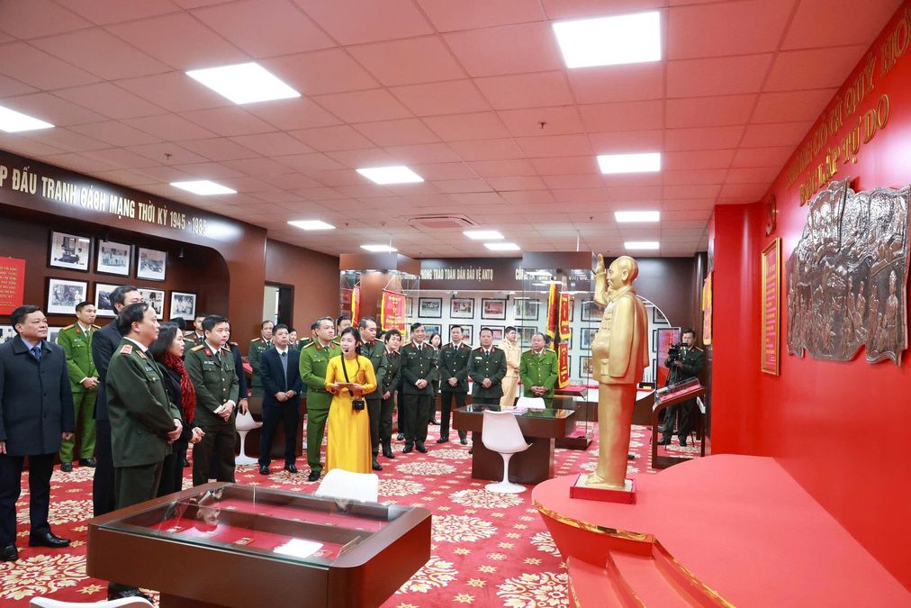 Công an tỉnh Lạng Sơn khánh thành Phòng truyền thống