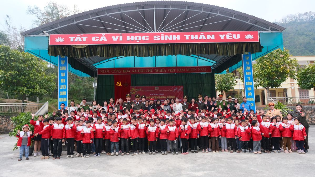 Chương trình "Tình nguyện mùa đông" năm 2026 tại xã Hạ Lang, tỉnh Cao Bằng