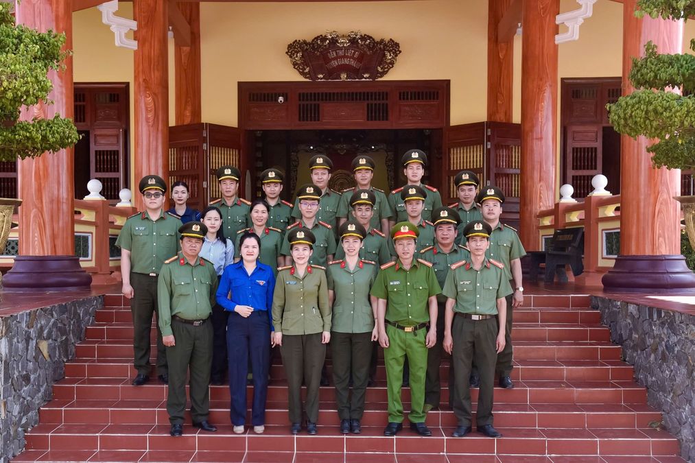 Công an tỉnh An Giang tổ chức hoạt động ‘về nguồn’ gắn với Chương trình ‘Xuân tình nguyện’ năm 2026