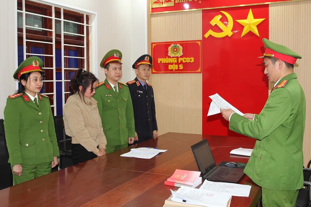 Công an tỉnh Nghệ An triệt phá cơ sở sản xuất hơn 60.000 lít giấm giả