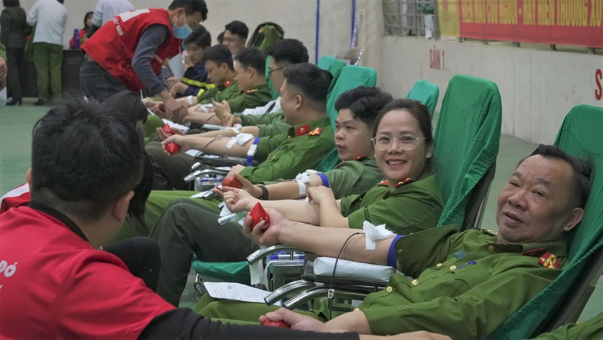 Hơn 270 cán bộ, chiến sĩ Công an tỉnh Cao Bằng tham gia hiến máu tình nguyện