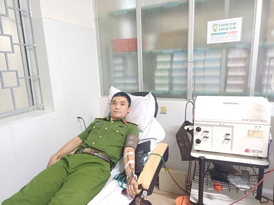 Quảng Ngãi: Cán bộ Công an xã Tây Trà vượt gần 90km hiến tiểu cầu giúp bệnh nhân qua cơn nguy kịch