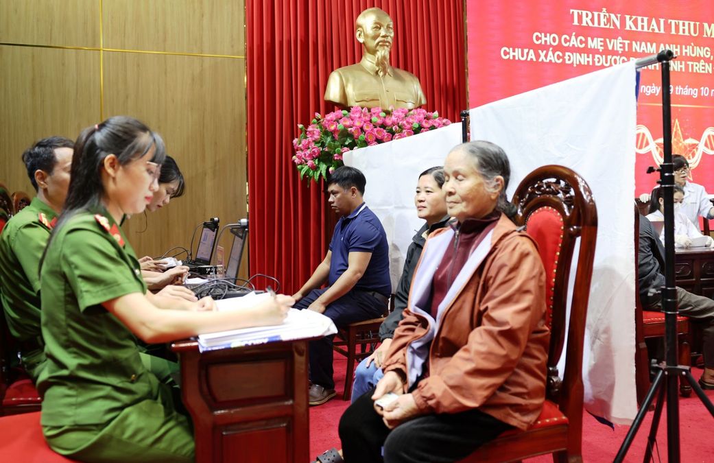 Công an tỉnh Ninh Bình tổ chức thu nhận mẫu ADN thân nhân liệt sĩ chưa xác định danh tính